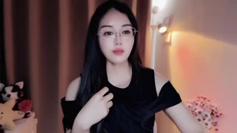 YunEr online show from 06.25.26