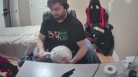 Snapshot of yungfalc chatting on 11.19.25 yungfalc online show from 11.19.25