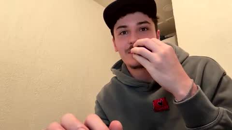 yungstudbev online show from 09.19.25