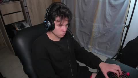 Snapshot of yurii_moody chatting on 12.03.24 yurii_moody online show from 12.03.24