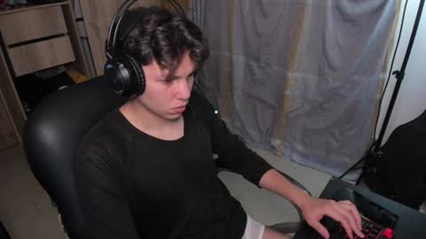 Snapshot of yurii_moody chatting on 12.05.24 yurii_moody online show from 12.05.24