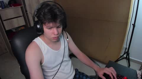 Snapshot of yurii_moody chatting on 12.21.24 yurii_moody online show from 12.21.24