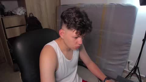 Snapshot of yurii_moody chatting on 02.24.25 yurii_moody online show from 02.24.25