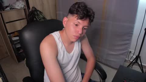 Snapshot of yurii_moody chatting on 02.25.25 yurii_moody online show from 02.25.25