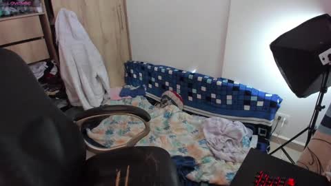 Snapshot of yurii_moody chatting on 09.25.25 yurii_moody online show from 09.25.25