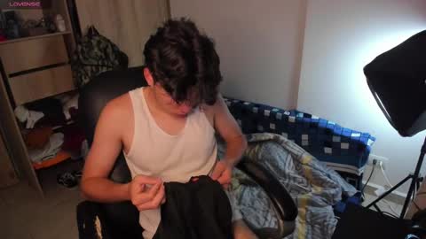 Snapshot of yurii_moody chatting on 10.05.25 yurii_moody online show from 10.05.25