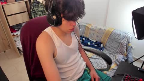 Snapshot of yurii_moody chatting on 10.19.25 yurii_moody online show from 10.19.25