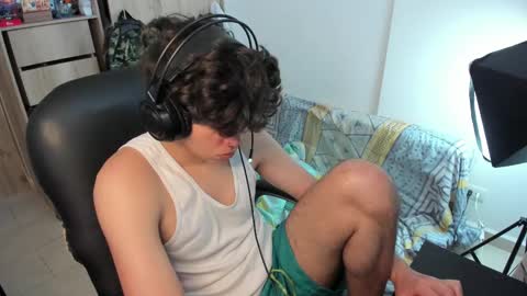 Snapshot of yurii_moody chatting on 10.20.25 yurii_moody online show from 10.20.25