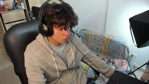 Snapshot of yurii_moody chatting on 10.28.25 yurii_moody online show from 10.28.25