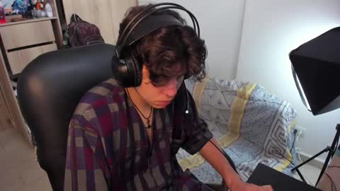 Snapshot of yurii_moody chatting on 11.05.25 yurii_moody online show from 11.05.25