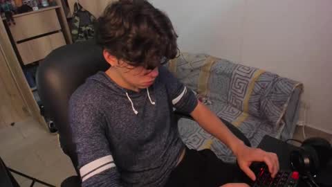 Snapshot of yurii_moody chatting on 11.19.25 yurii_moody online show from 11.19.25