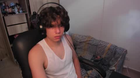 Snapshot of yurii_moody chatting on 11.22.25 yurii_moody online show from 11.22.25