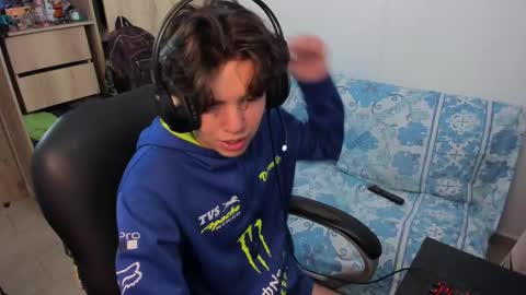 Snapshot of yurii_moody chatting on 12.01.25 yurii_moody online show from 12.01.25