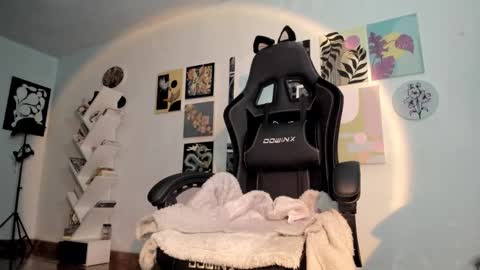 paola online show from 11.23.25