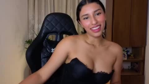 yuzii Im new to these pages so I hope you guys are kind to me. online show from 03.08.26