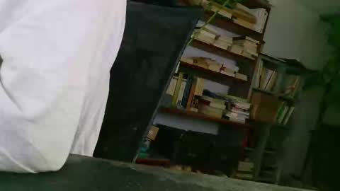 Snapshot of yvanbonar181018 chatting on 09.30.25 yvanbonar181018 online show from 09.30.25