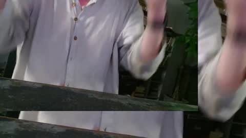 Snapshot of yvanbonar181018 chatting on 10.01.25 yvanbonar181018 online show from 10.01.25