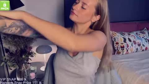 The Queen Bitch of the United Kingdom online show from 01.15.25