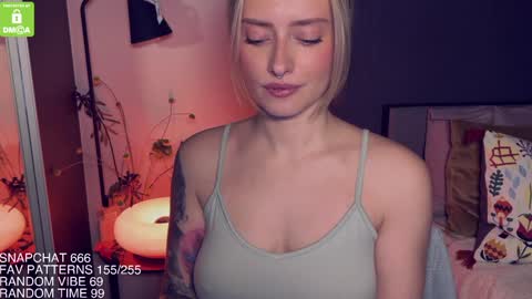 Snapshot of yvie_ chatting on 12.04.25 The Queen Bitch of the United Kingdom online show from 12.04.25