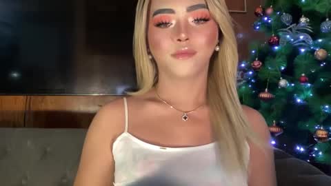 Snapshot of yvonne_guidotti chatting on 12.09.24 Miss Cali online show from 12.09.24