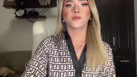 Snapshot of yvonne_guidotti chatting on 12.11.24 Miss Cali online show from 12.11.24