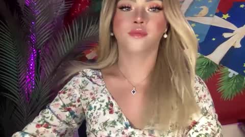 Snapshot of yvonne_guidotti chatting on 12.27.24 Miss Cali online show from 12.27.24