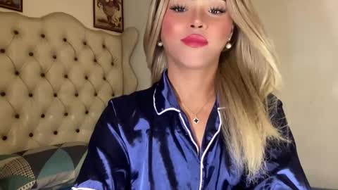 Snapshot of yvonne_guidotti chatting on 01.06.25 Miss Cali online show from 01.06.25