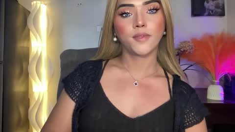 Snapshot of yvonne_guidotti chatting on 01.27.25 Miss Cali online show from 01.27.25