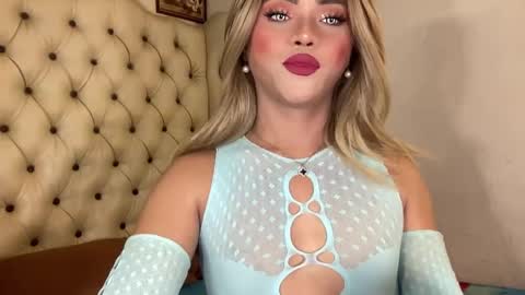 Snapshot of yvonne_guidotti chatting on 02.01.25 Miss Cali online show from 02.01.25