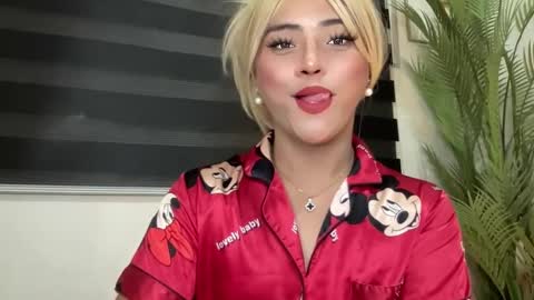 Snapshot of yvonne_guidotti chatting on 03.02.25 Miss Cali online show from 03.02.25