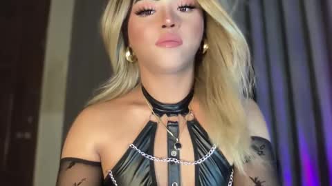 Snapshot of yvonne_guidotti chatting on 03.03.25 Miss Cali online show from 03.03.25