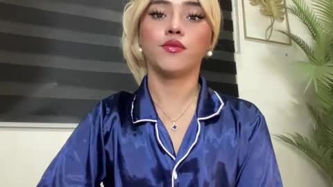 Snapshot of yvonne_guidotti chatting on 03.06.25 Miss Cali online show from 03.06.25