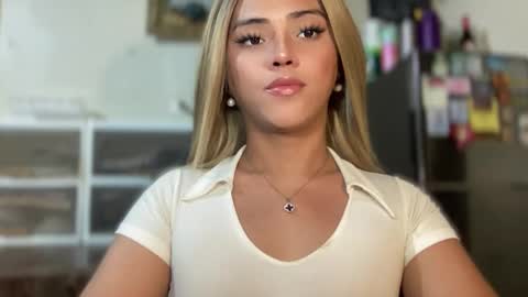 Snapshot of yvonne_guidotti chatting on 09.15.25 Miss Cali online show from 09.15.25