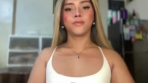 Snapshot of yvonne_guidotti chatting on 09.17.25 Miss Cali online show from 09.17.25