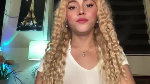 Snapshot of yvonne_guidotti chatting on 10.20.25 Miss Cali online show from 10.20.25