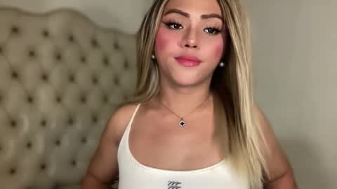 Snapshot of yvonne_guidotti chatting on 11.14.25 Miss Cali online show from 11.14.25