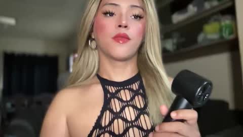 Snapshot of yvonne_guidotti chatting on 11.28.25 Miss Cali online show from 11.28.25