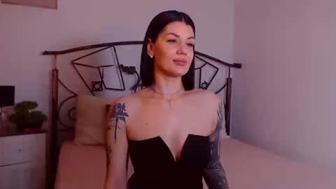 I V Y   online show from 02.06.26