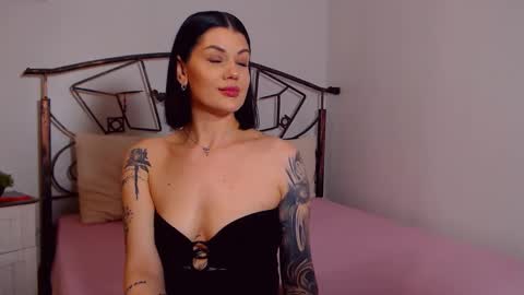 I V Y   online show from 03.20.26