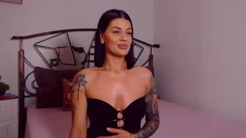 I V Y   online show from 06.13.26