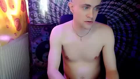 Snapshot of yyscript chatting on 03.09.25 online show from 03.09.25