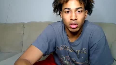 Snapshot of zachbrownn chatting on 10.30.25 zachbrownn online show from 10.30.25