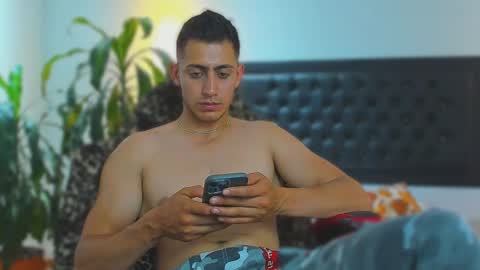 Snapshot of zachpri20 chatting on 09.24.25 zachpri20 online show from 09.24.25