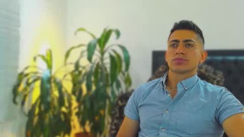 Snapshot of zachpri20 chatting on 10.13.25 zachpri20 online show from 10.13.25