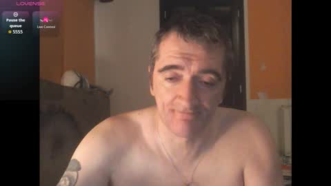 Snapshot of zackhot31 chatting on 10.19.25 Ivan online show from 10.19.25