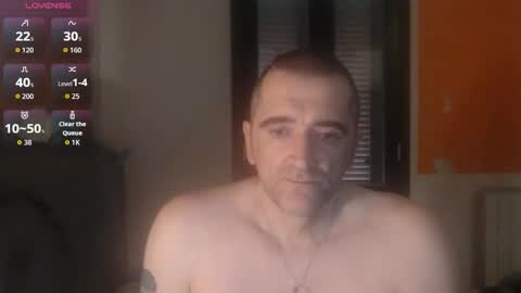 Snapshot of zackhot31 chatting on 10.22.25 Ivan online show from 10.22.25