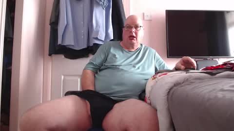 Snapshot of zacsmithuk chatting on 09.16.25 Zac Smitj online show from 09.16.25