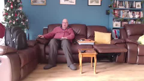 Snapshot of zacsmithuk chatting on 12.20.25 Zac Smitj online show from 12.20.25