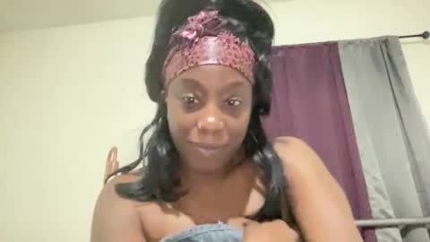 ZadaRaye online show from 12.09.24