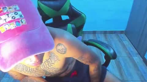 Snapshot of zafirocum chatting on 12.20.25 BiG Zafiro online show from 12.20.25